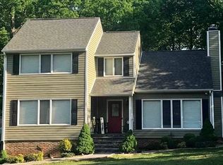 1001 Maple Leaf Ct, Forest, VA 24551