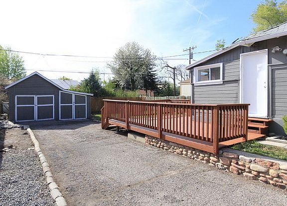 4th image of 2812 S Alden St