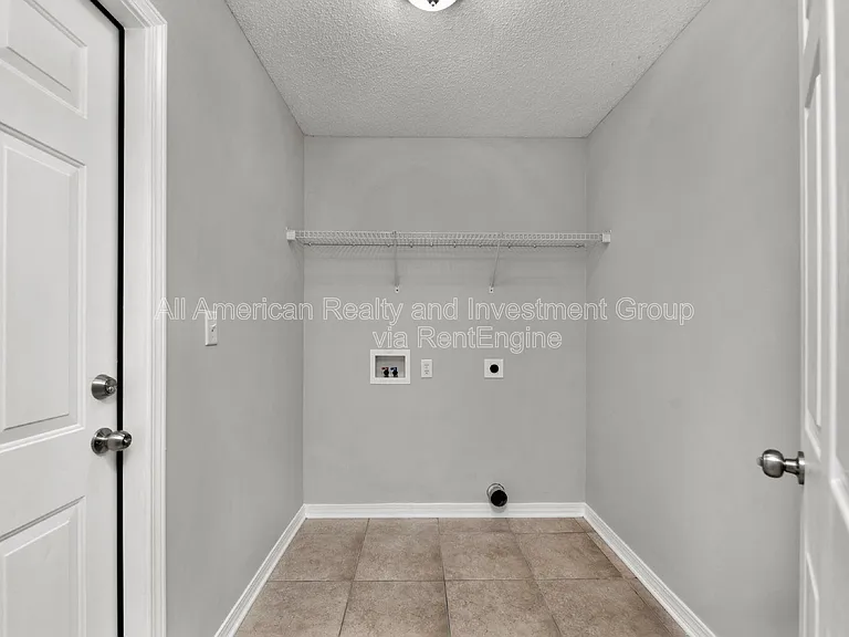 648 Alysheba Dr — Photo 15