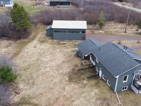 4th image of 615 New Rd