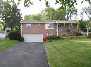 111 Pinebrook Dr, Beaver Falls, PA