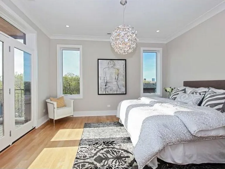 2405 N Greenview Ave #4 — Photo 5