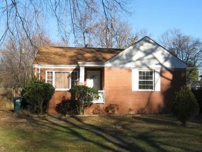 1st image of 3018 Kenwood Ave