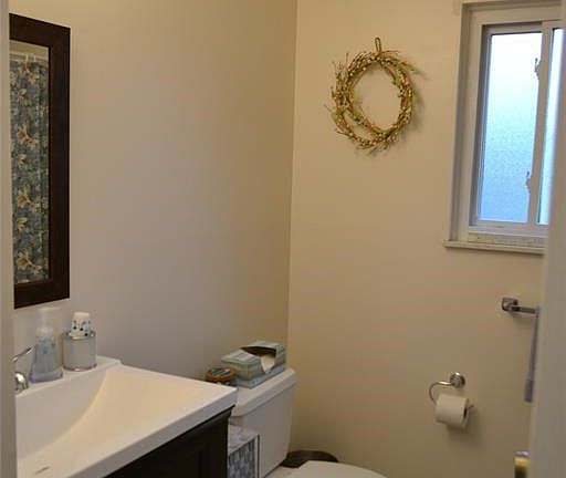 2nd image of 382 Hillcrest Ct