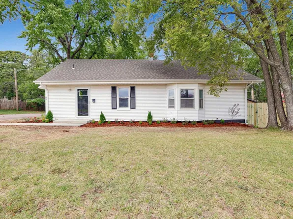 1100 N School St, Augusta, KS 67010