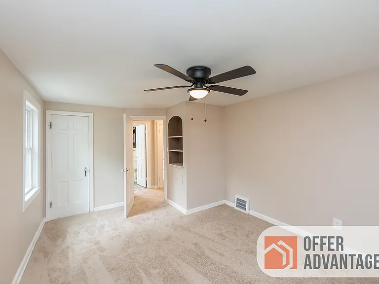 3525 Radcliffe Rd — Photo 2
