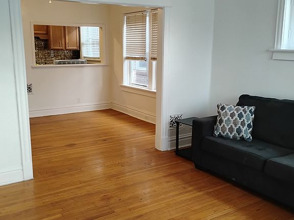 4th image of 2126 Portis Ave #B