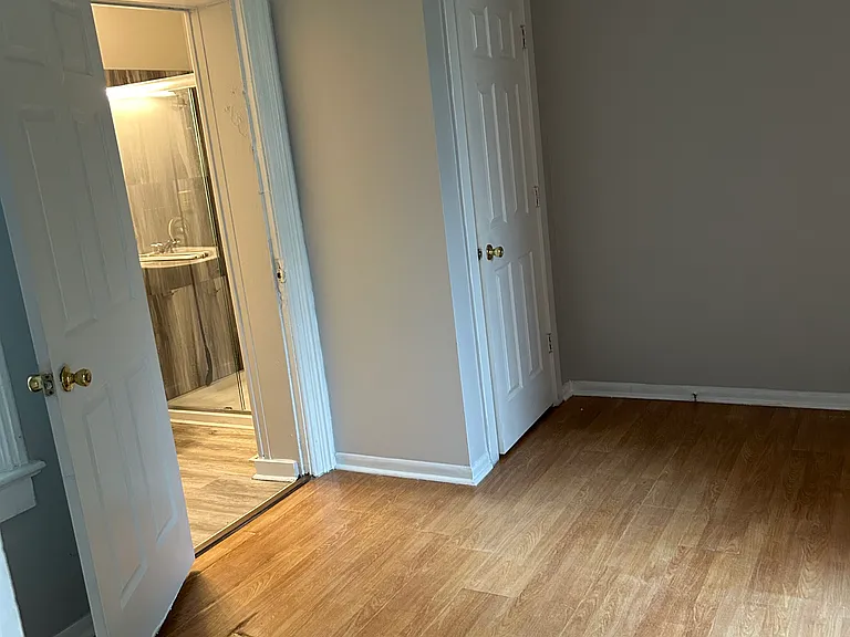 182 Miami Ave — Photo 23