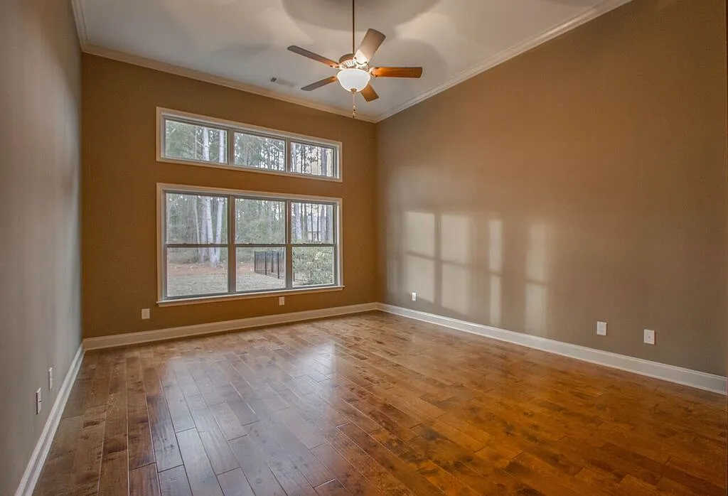 1280 Queens Row photo 1