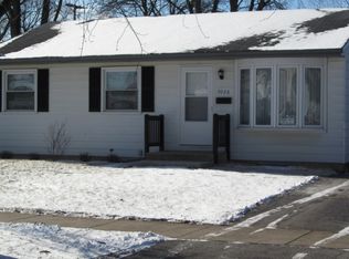 3028 Hopkins St, Steger, IL 60475