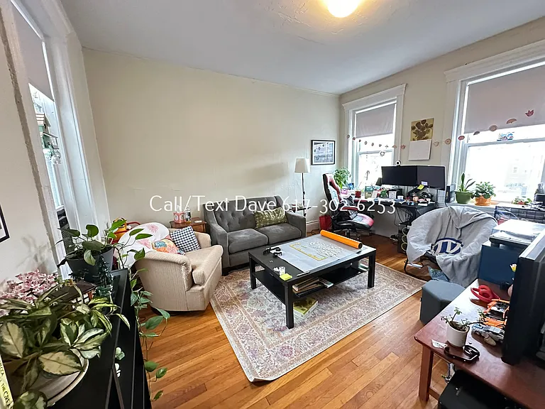 1638 Commonwealth Ave #18 — Photo 2