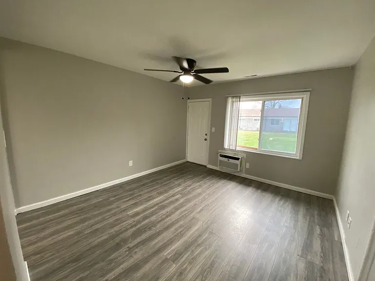Ranch Apartment Homes in Great Troy Location — Photo 34