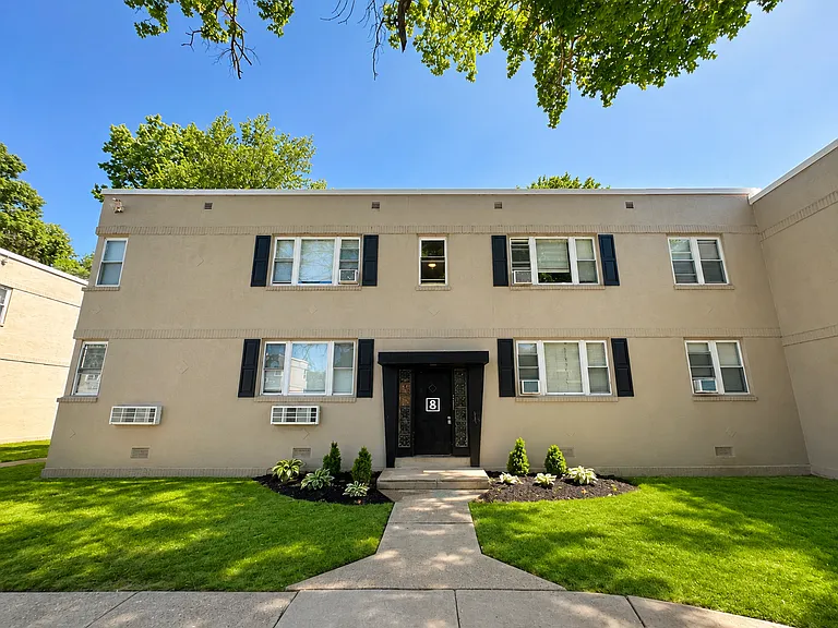 Westwood Court Apts — Photo 11