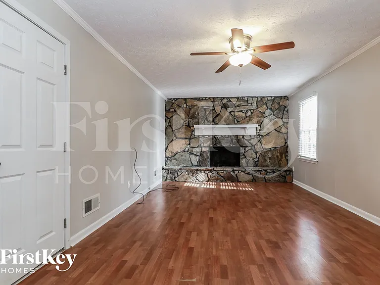 1459 Ridgeland Ct — Photo 2