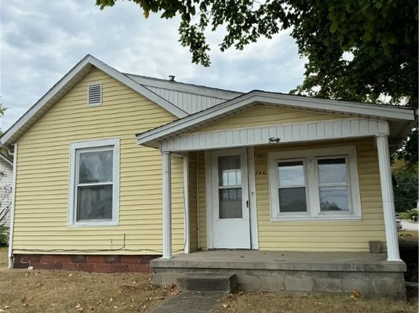 740 John St, Coshocton, OH 43812