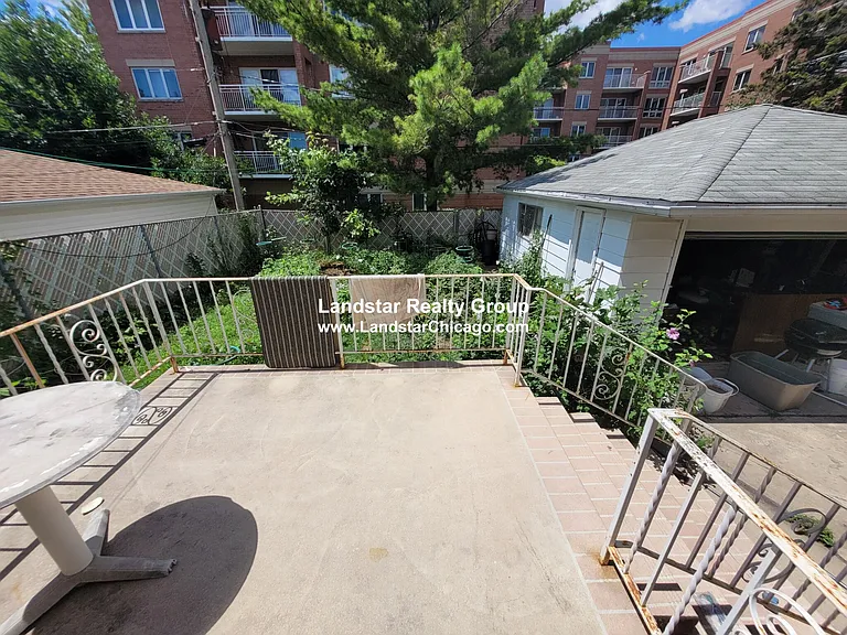 4628 N Plainfield Ave — Photo 22