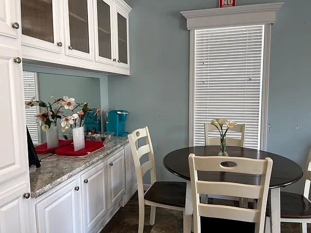 2744 Camper Ave — Photo 8