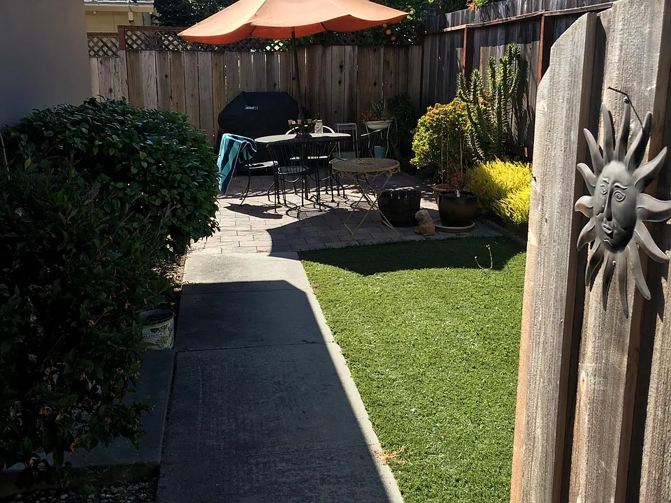 private yard