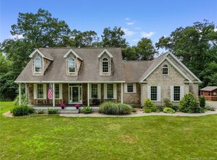 19 Scoville Landing Rd E, Moodus, CT 06469