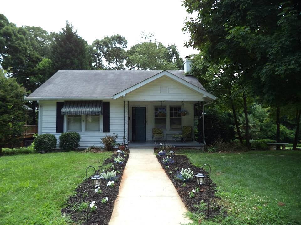 1st image of 713 S College Ave