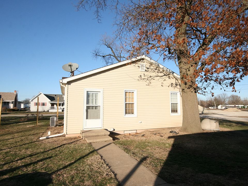 101 W Illinois St, Assumption, IL 62510 Zillow