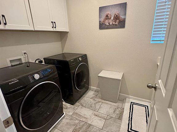 4th image of 2043 Karen Pl