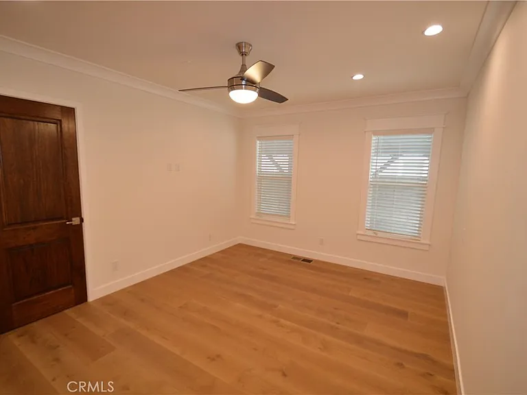 1443 N Evergreen St — Photo 7