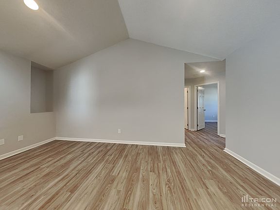 3rd image of 11122 Astoria Dr