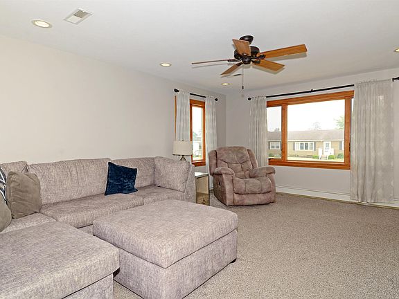 4th image of 413 W Clay St