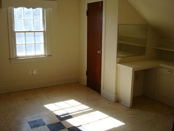 3rd image of 309 McKinney St