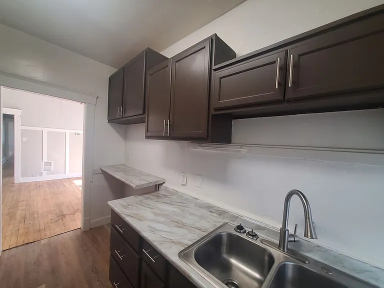 1446 E 115th St #4 — Photo 11