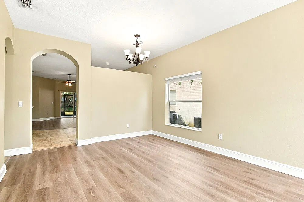 4 bed, 2.0 bath, 1863 sqft, $2,535 — Photo 4