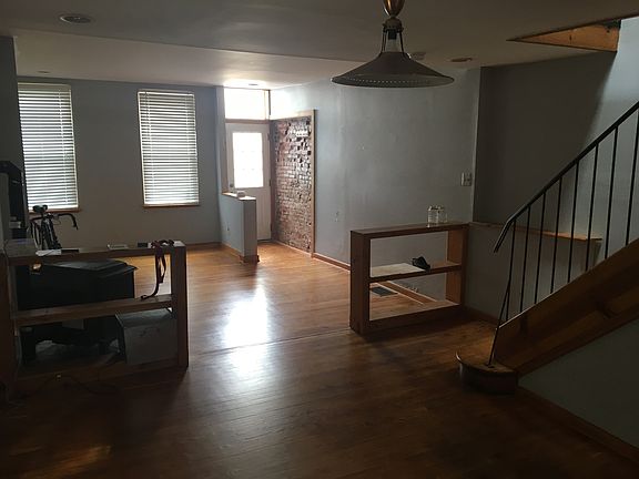 2nd image of 1249 E Oxford St