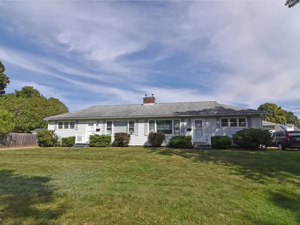 5-7 Iroquois Avenue, Essex Junction, VT 05452