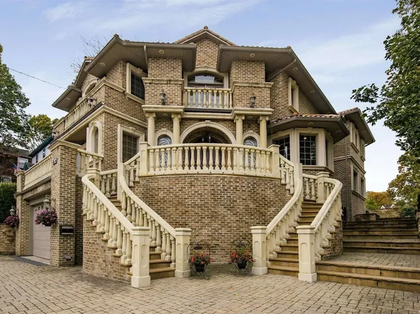 49-16 Annadale Lane, Little Neck, NY 11362