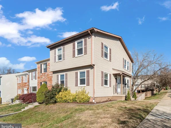 2084 Lake Grove Ln, Crofton, MD 21114