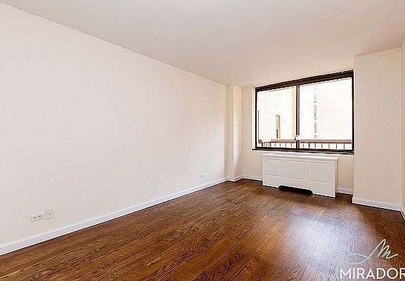 5th image of 245 E 44th St APT 4B