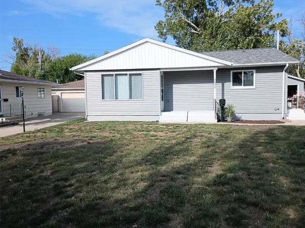 4335 Regal Ave NE, Cedar Rapids, IA 52402