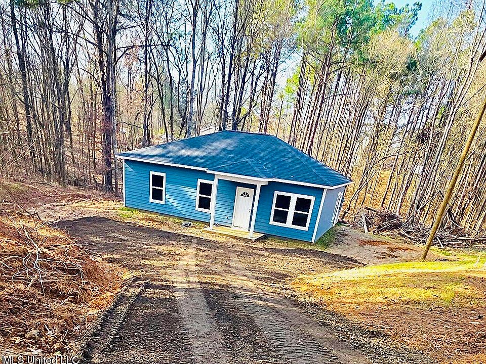 1st image of 460 Magnolia Cir