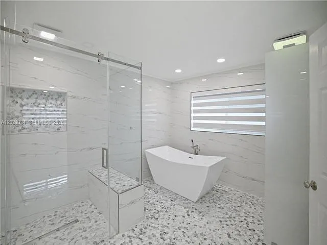 7051 SW 29th St — Photo 9