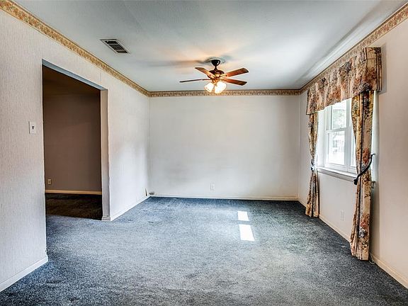 5th image of 1013 W Creek Dr