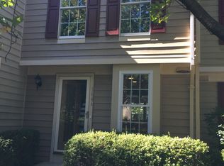 1646 Fieldthorn Dr, Reston, VA 20194