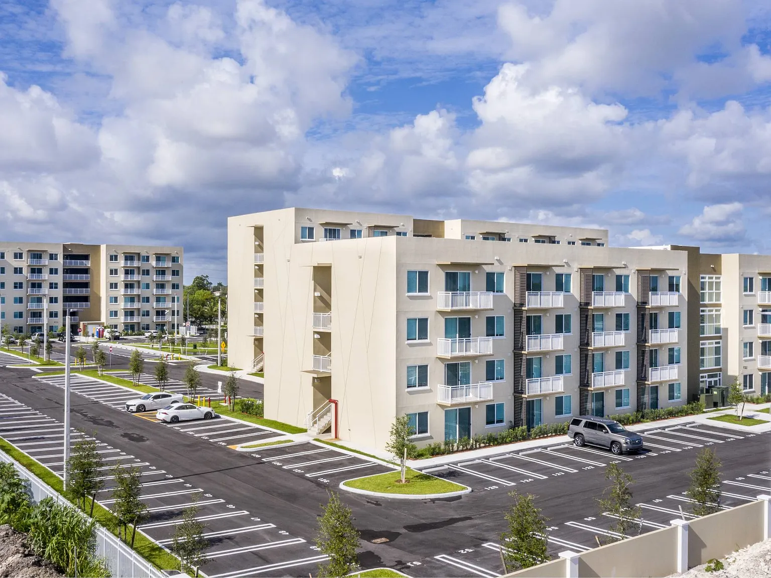 Village at Coral Reef — Photo 4