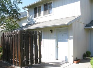 1822 NE Fairview Ave APT D, Grants Pass, OR 97526