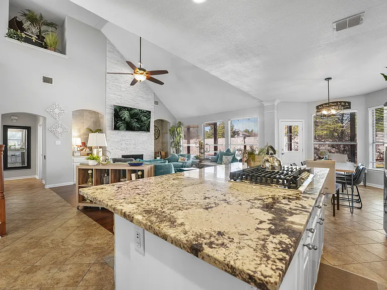 537 Quail Run Dr — Photo 8