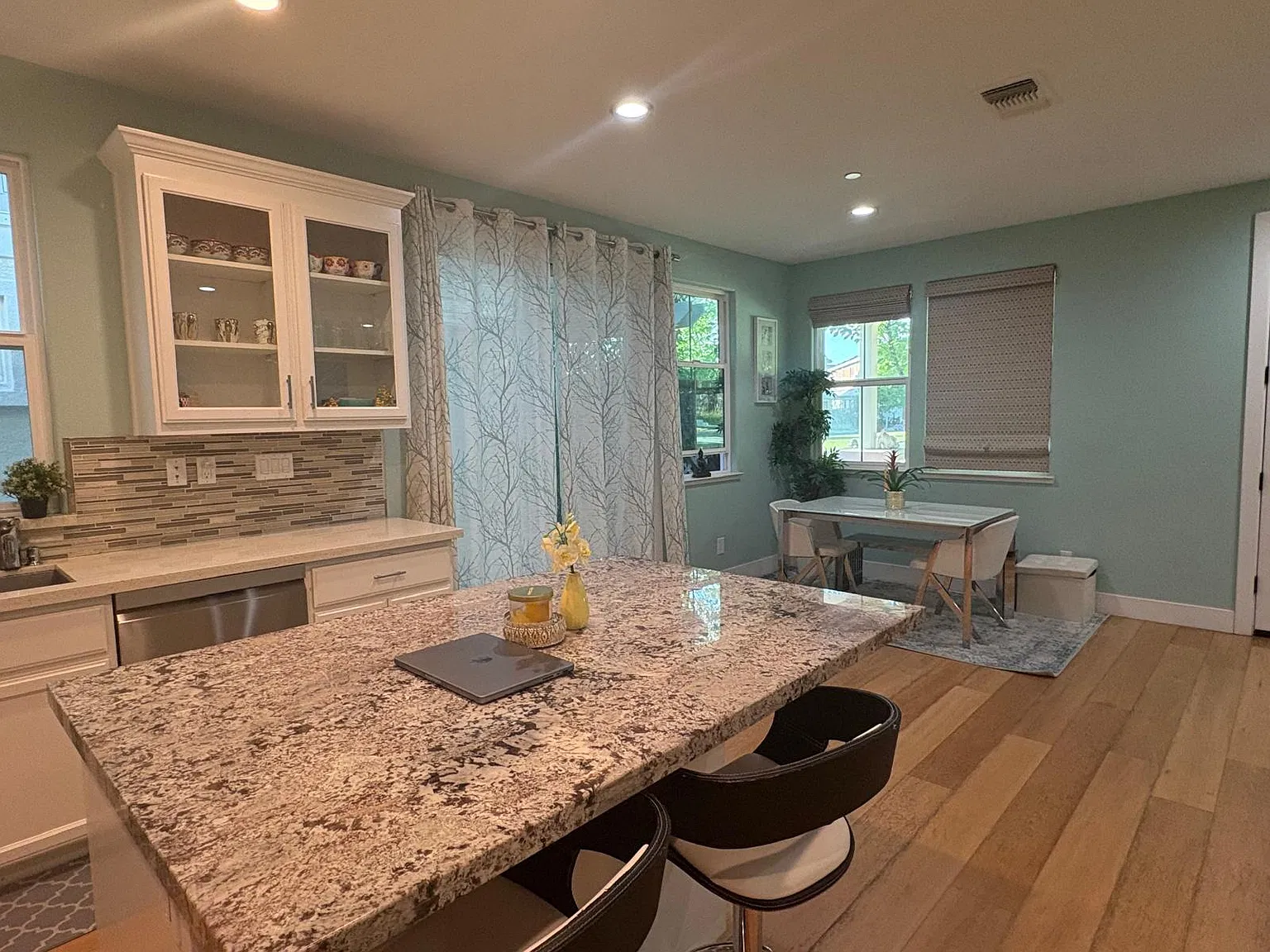 2190 Panorama Ct — Photo 4