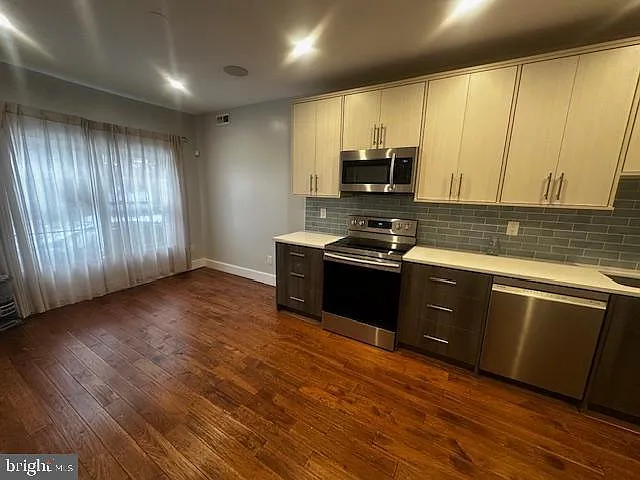1005 N Marshall St #1 — Photo 8