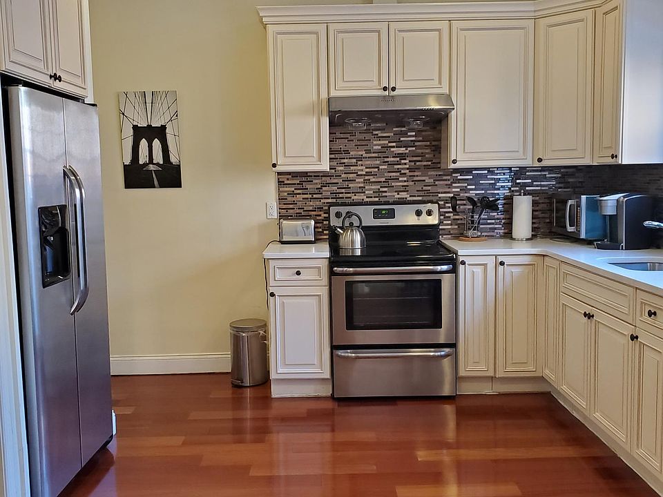 1st image of 1342 Lombard St #3F
