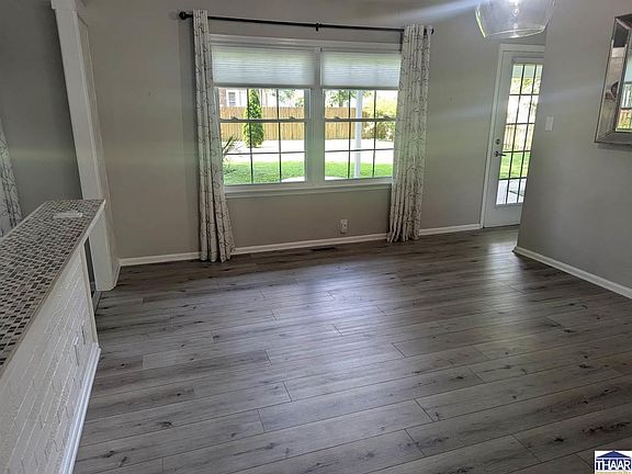 3rd image of 51 Lakeview Dr