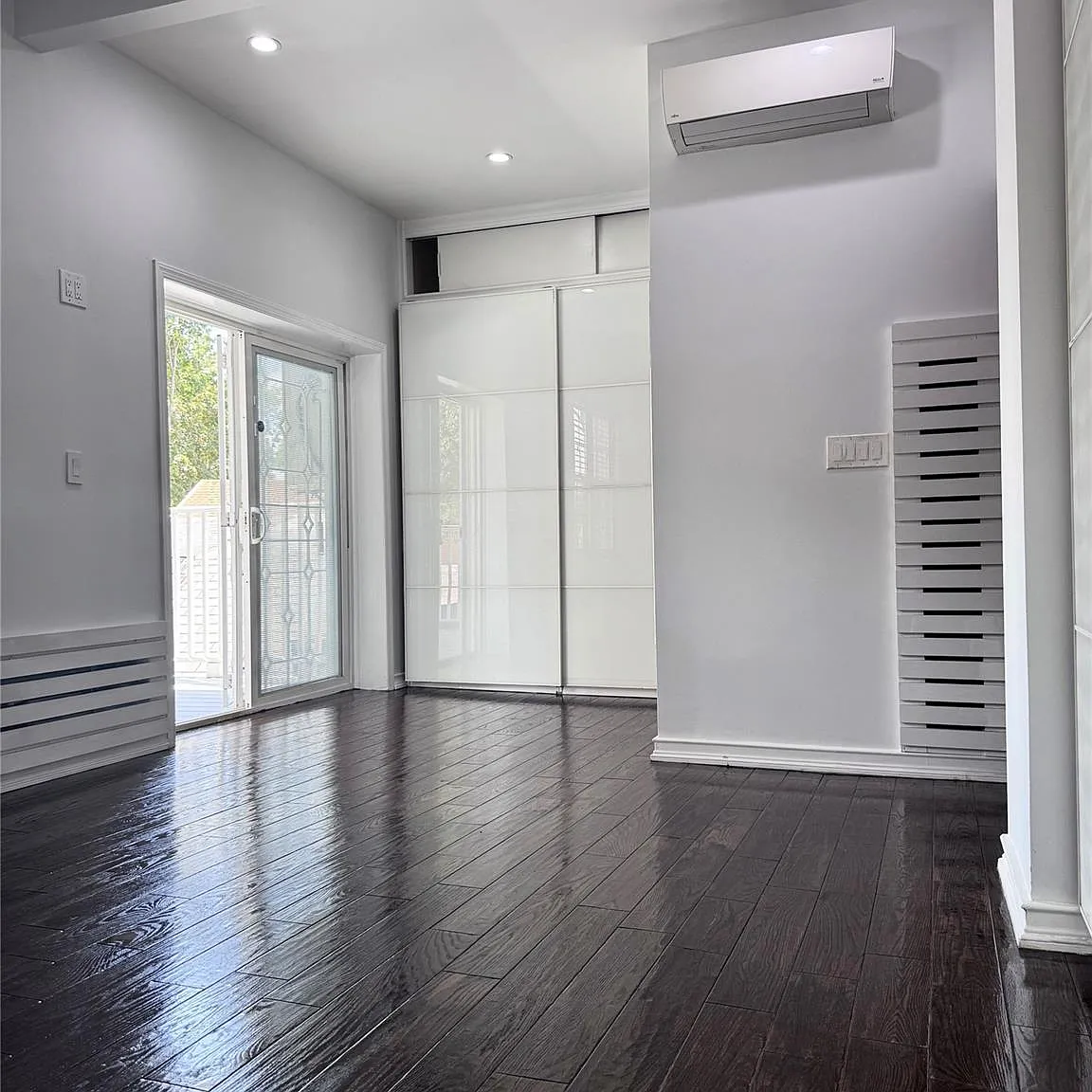 3 bed, 2.0 bath, 2250 sqft, $3,700 — Photo 3
